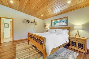 Sunny Cabin: 1 Mi to Tahoe Donner Resort!