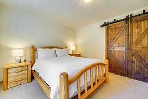 Sunny Cabin: 1 Mi to Tahoe Donner Resort!