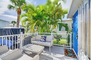 Island Cottage in Jensen Beach w/ Pool Access!