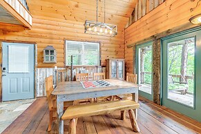 Bryson City Cabin: Hot Tub + Mtn View!