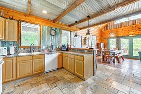 Bryson City Cabin: Hot Tub + Mtn View!