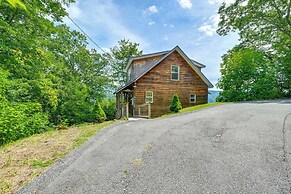 Bryson City Cabin: Hot Tub + Mtn View!