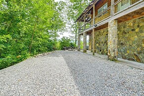 Bryson City Cabin: Hot Tub + Mtn View!