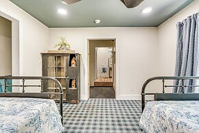 Benton Harbor Home 3 Mi to Beach: Grill & Yard