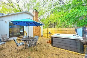 Benton Harbor Home 3 Mi to Beach: Grill & Yard