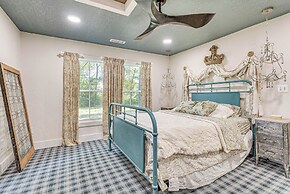 Benton Harbor Home 3 Mi to Beach: Grill & Yard