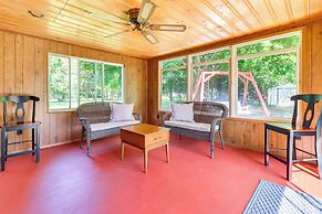 Home ~ 17 Mi to Detroit w/ Patio & Grill!