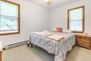 Home ~ 17 Mi to Detroit w/ Patio & Grill!