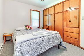 Home ~ 17 Mi to Detroit w/ Patio & Grill!