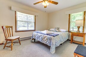 Home ~ 17 Mi to Detroit w/ Patio & Grill!