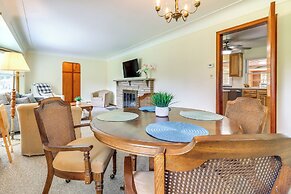 Home ~ 17 Mi to Detroit w/ Patio & Grill!