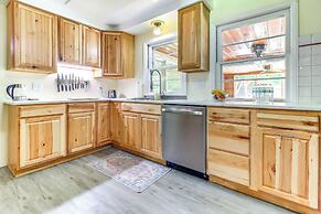 Home ~ 17 Mi to Detroit w/ Patio & Grill!