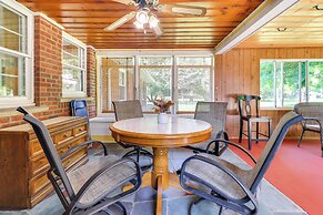 Home ~ 17 Mi to Detroit w/ Patio & Grill!