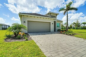 Luxe Venice Gem w/ Outdoor Pool & Hot Tub