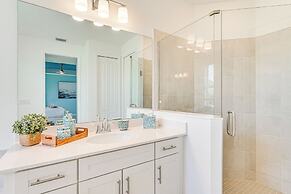 Luxe Venice Gem w/ Outdoor Pool & Hot Tub