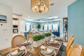 Luxe Venice Gem w/ Outdoor Pool & Hot Tub