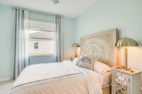 Luxe Venice Gem w/ Outdoor Pool & Hot Tub