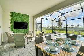 Luxe Venice Gem w/ Outdoor Pool & Hot Tub