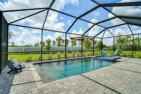 Luxe Venice Gem w/ Outdoor Pool & Hot Tub