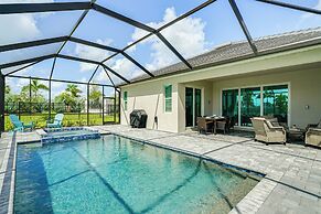 Luxe Venice Gem w/ Outdoor Pool & Hot Tub
