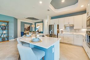 Luxe Venice Gem w/ Outdoor Pool & Hot Tub