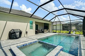 Luxe Venice Gem w/ Outdoor Pool & Hot Tub