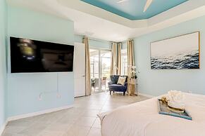 Luxe Venice Gem w/ Outdoor Pool & Hot Tub