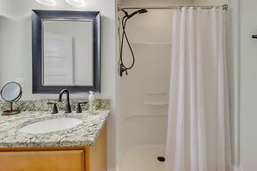 Warrenton Gem: Walk to Downtown!