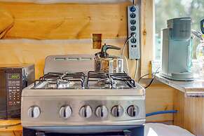 Trout Creek Tiny House w/ Mtn Views & Fireplace