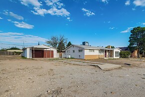 Carlsbad Home ~ 22 Mi to Nat'l Park!