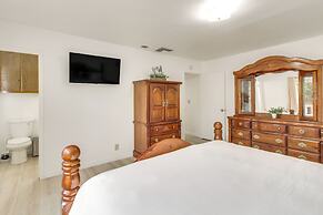 Pet-friendly Ridgecrest Home Near OHV Trails!