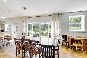 Pet-friendly Berkshires Home: 1 Mi to New Lebanon