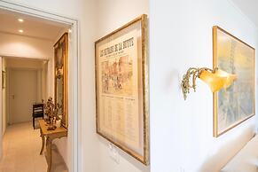 Queen Lake View in Ponte Tresa