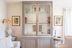 Queen Lake View in Ponte Tresa