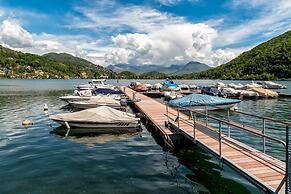 Queen Lake View in Ponte Tresa