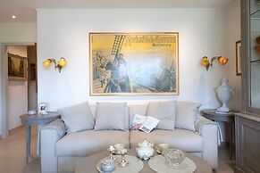 Queen Lake View in Ponte Tresa