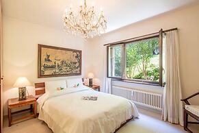 Queen Lake View in Ponte Tresa