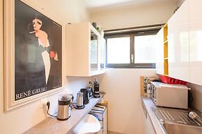 Queen Lake View in Ponte Tresa