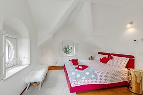 Il Gioiellino Indoor Pool And Sauna