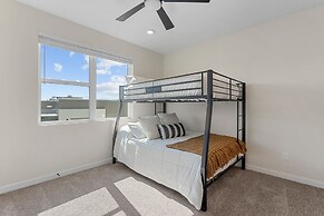 Cactus Blossom Oasis 2 Bedroom Condo