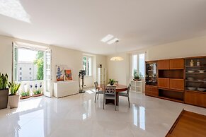 Life View Luxury Apartment