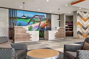 La Quinta Inn & Suites By Wyndham Austin South
