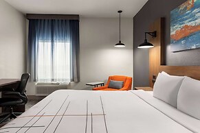 La Quinta Inn & Suites By Wyndham Austin South