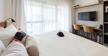 Charlie Wonder Brooklin