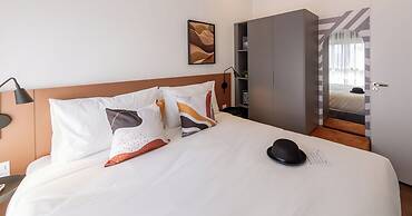 Charlie Wonder Brooklin