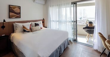 Charlie Wonder Brooklin