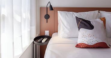 Charlie Wonder Brooklin