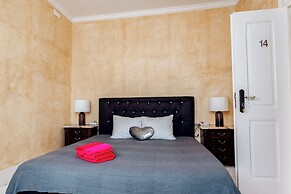Guest House Residencial REAL