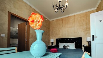 Guest House Residencial REAL