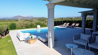 Villa Blue Sphere by Wonderful Italy